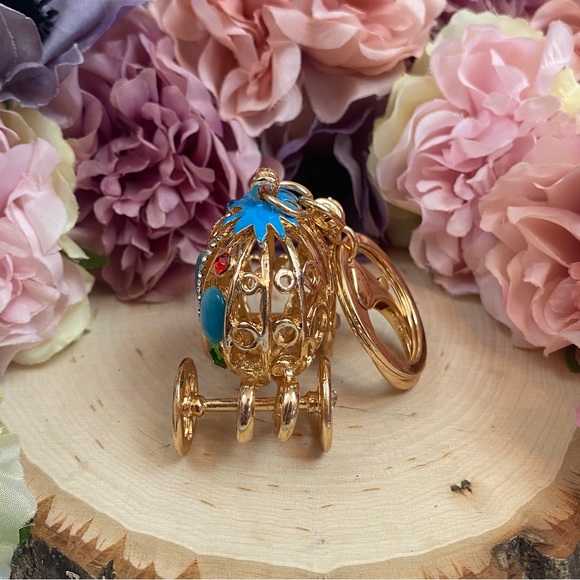 Cinderella’s Royal Blue & Gold Crystal Carriage Keychain - Picture 8 of 11